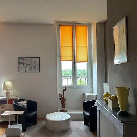 T4 Vue Sur La Garonne, Au Pied Du Tram * Bordeaux