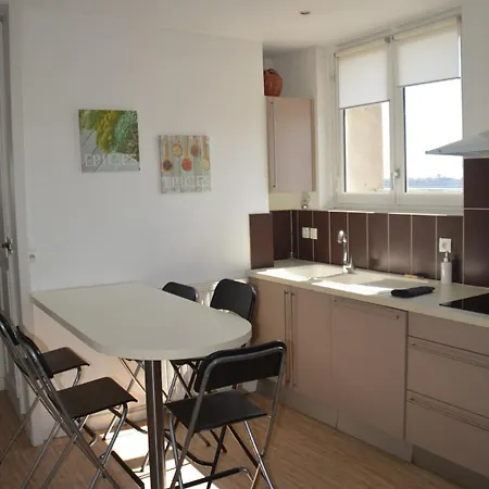 Apartment T4 Vue Sur La Garonne, Au Pied Du Tram *