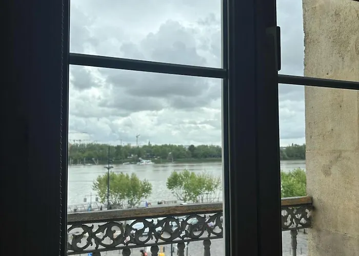 T4 Vue Sur La Garonne, Au Pied Du Tram 波尔多